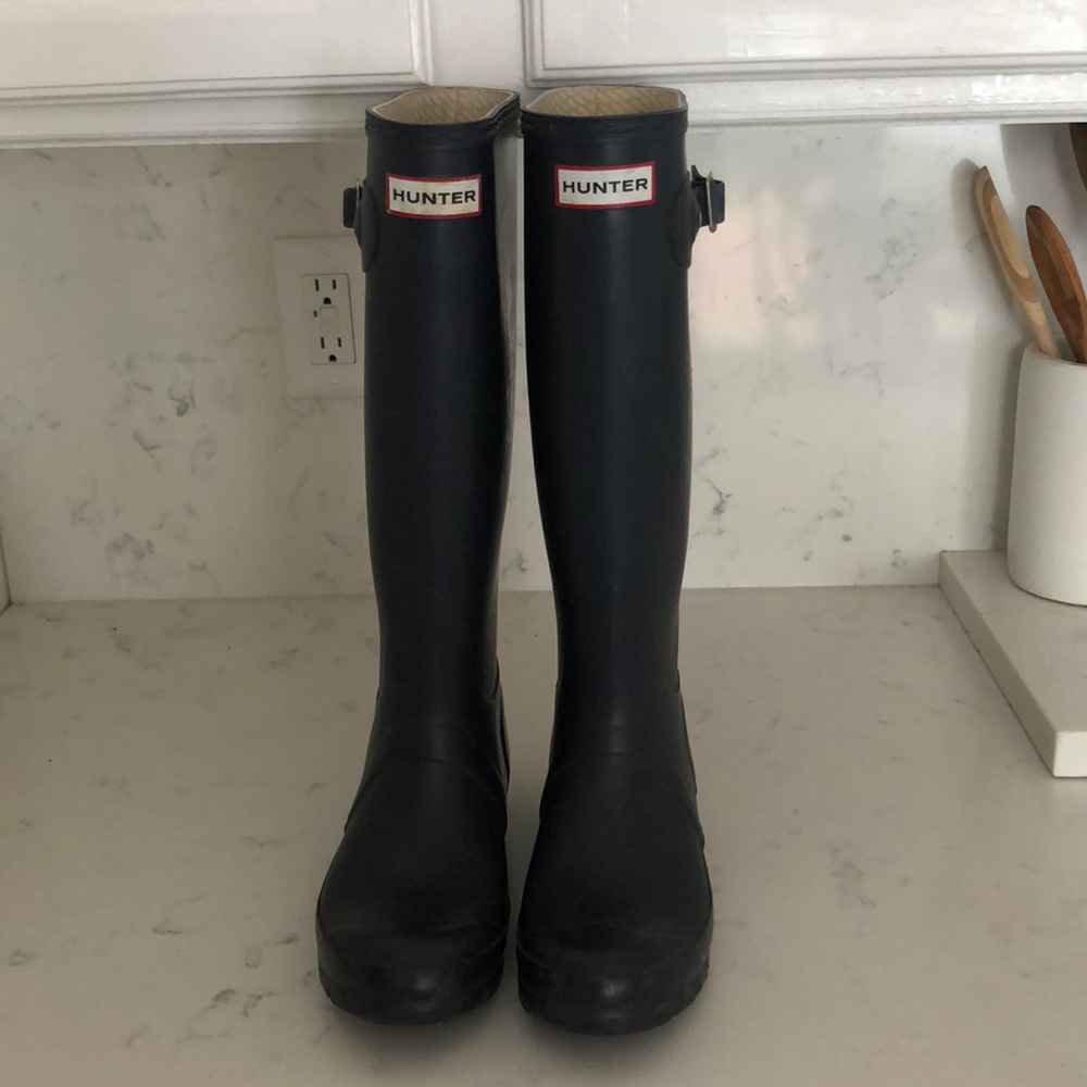 Women’s HUNTER boots navy size 6